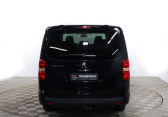 Подержанный автомобиль Peugeot Traveller 2021 года (6 фото)