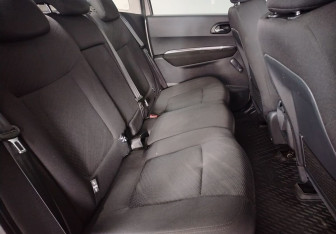 Подержанный автомобиль Peugeot 3008 2010 года (10 фото)