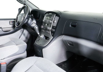 Подержанный автомобиль Hyundai Grand Starex 2009 года (9 фото)