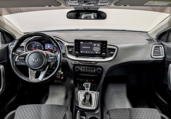 Подержанный автомобиль Kia Ceed Wagon 2021 года (14 фото)