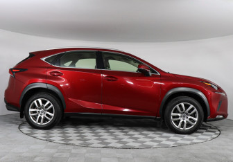Подержанный автомобиль Lexus NX 2018 года (4 фото)