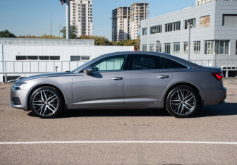 Подержанный автомобиль Audi A6 Sedan 2020 года (8 фото)