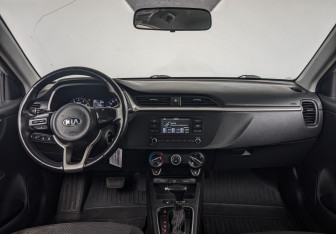 Подержанный автомобиль Kia Rio Hatchback 2021 года (13 фото)