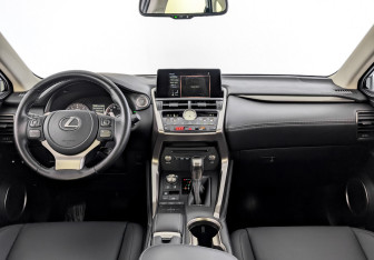 Подержанный автомобиль Lexus NX 2021 года (14 фото)