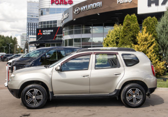 Подержанный автомобиль Renault Duster 2012 года (6 фото)