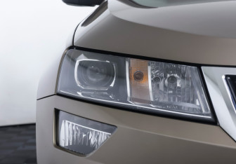 Подержанный автомобиль Skoda Karoq 2023 года (25 фото)