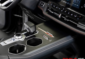 Подержанный автомобиль Changan UNI-K 2023 года (17 фото)