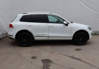 Подержанный автомобиль Volkswagen Touareg 2013 года (7 фото)