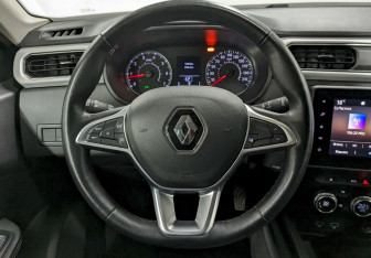 Подержанный автомобиль Renault Arkana 2021 года (24 фото)