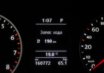 Подержанный автомобиль Volkswagen Tiguan 2012 года (15 фото)