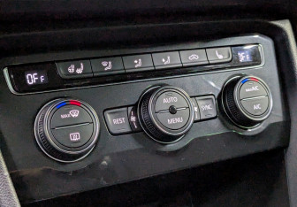 Подержанный автомобиль Volkswagen Tiguan 2019 года (18 фото)