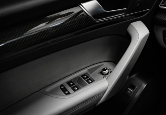 Подержанный автомобиль Audi Q5 2021 года (14 фото)