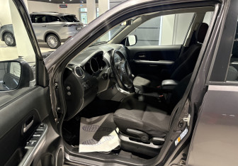 Подержанный автомобиль Suzuki Grand Vitara 2011 года (7 фото)