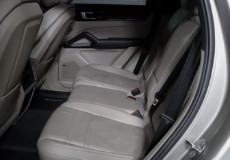 Подержанный автомобиль Porsche Cayenne 2018 года (10 фото)