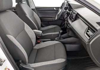 Подержанный автомобиль Skoda Rapid Liftback 2021 года (23 фото)