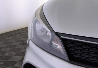 Подержанный автомобиль Kia Rio Hatchback 2021 года (11 фото)