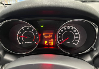 Подержанный автомобиль Peugeot 4008 2012 года (12 фото)