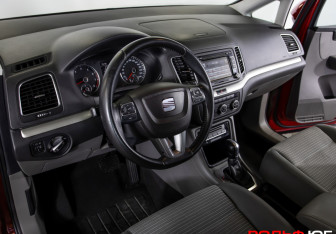 Подержанный автомобиль SEAT Alhambra 2014 года (23 фото)