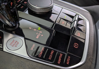 Подержанный автомобиль BMW X7 2019 года (22 фото)