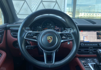 Подержанный автомобиль Porsche Macan 2021 года (20 фото)