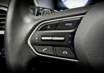Подержанный автомобиль Hyundai Santa Fe 2022 года (27 фото)