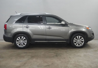 Подержанный автомобиль Kia Sorento 2011 года (4 фото)