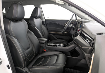 Подержанный автомобиль Москвич 3е 2023 года (23 фото)