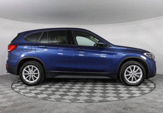 Подержанный автомобиль BMW X1 2020 года (6 фото)