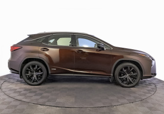 Подержанный автомобиль Lexus RX 2018 года (4 фото)