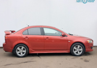 Подержанный автомобиль Mitsubishi Lancer Sedan 2008 года (4 фото)