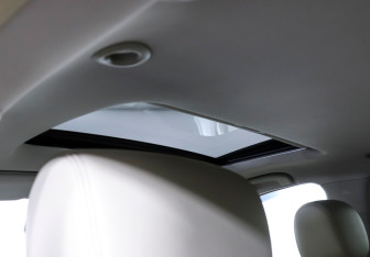 Подержанный автомобиль Infiniti QX70 2015 года (19 фото)