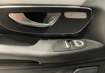 Подержанный автомобиль Mercedes-Benz Vito 2019 года (18 фото)