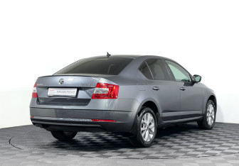 Подержанный автомобиль Skoda Octavia Liftback 2018 года (5 фото)
