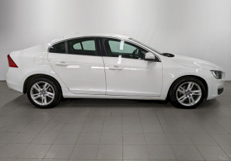 Подержанный автомобиль Volvo S60 2014 года (4 фото)