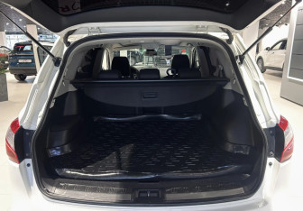Подержанный автомобиль Nissan Qashqai+2 2011 года (6 фото)