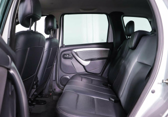 Подержанный автомобиль Renault Duster 2012 года (16 фото)