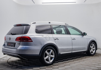 Подержанный автомобиль Volkswagen Passat Wagon 2013 года (5 фото)