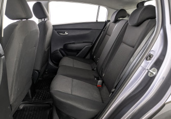 Подержанный автомобиль Kia Rio Hatchback 2021 года (17 фото)