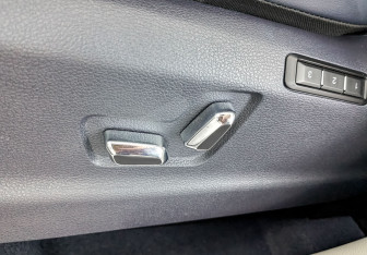 Подержанный автомобиль Hongqi HS5 2023 года (26 фото)