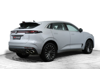 Подержанный автомобиль Changan UNI-K 2023 года (5 фото)