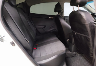 Подержанный автомобиль Hyundai Solaris Sedan 2013 года (11 фото)