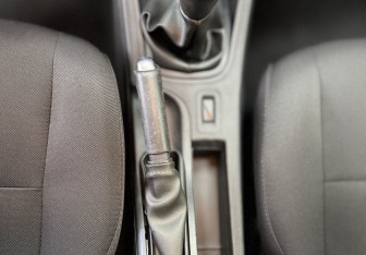 Подержанный автомобиль Renault Fluence 2010 года (19 фото)