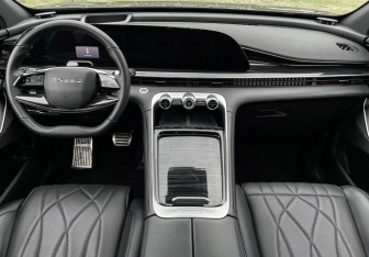 Подержанный автомобиль Exeed RX 2023 года (12 фото)