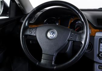 Подержанный автомобиль Volkswagen Passat Sedan 2007 года (13 фото)