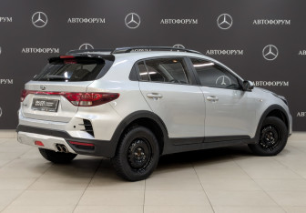 Подержанный автомобиль Kia Rio Hatchback 2021 года (5 фото)