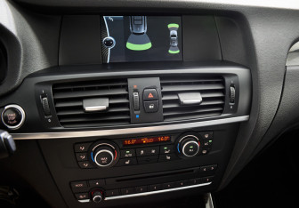 Подержанный автомобиль BMW X3 2014 года (13 фото)
