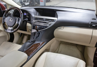 Подержанный автомобиль Lexus RX 2015 года (11 фото)