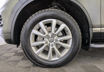 Подержанный автомобиль Volkswagen Touareg 2014 года (14 фото)