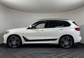 Подержанный автомобиль BMW X5 2019 года (5 фото)