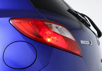 Подержанный автомобиль Mazda 2 Hatchback 2008 года (19 фото)